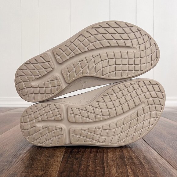 OOFOS OOmega OOlala Sandal Platform Recovery Shoe Comfort Size 9 Nomad Tan Nude - Picture 9 of 13